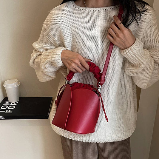 El Bolso Tulipán: Diseño Floral Estructurado